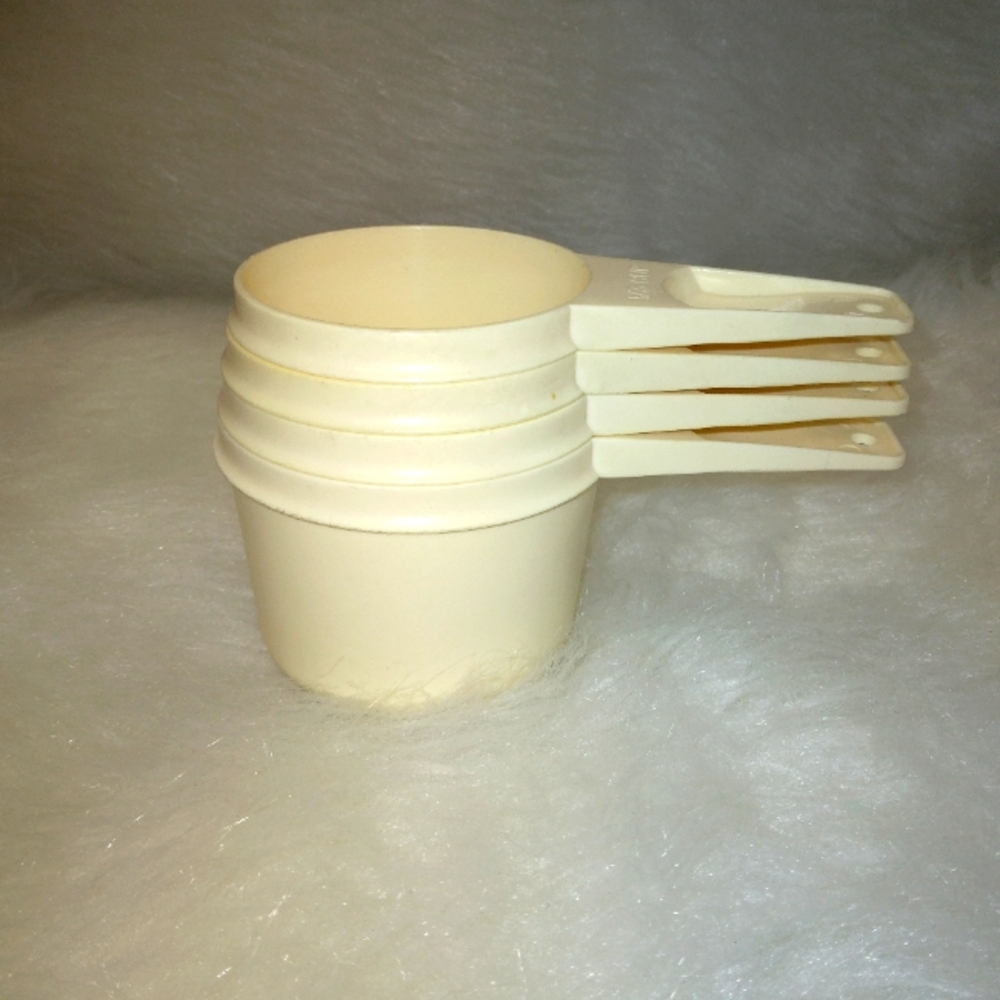 TUPPERWARE Vintage Almond Measuring Cups, incomplete set
